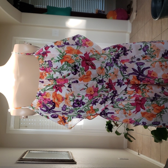 BCBGeneration s artsy dark floral collage floating tripod skirt high low maxi - Picture 3 of 11